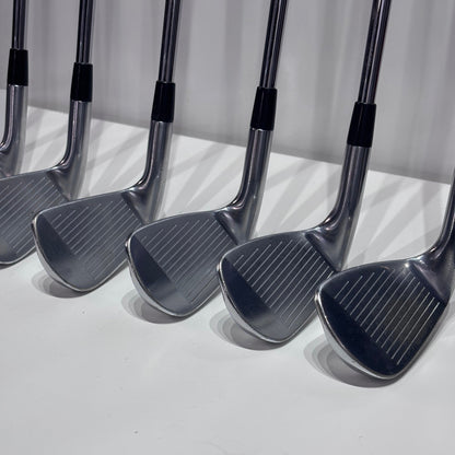 Titleist MB Forged 4-PW Irons / Project X 7.0 XX-Stiff Flex