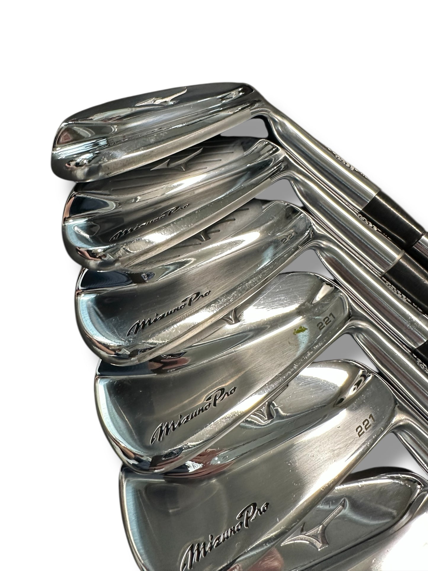 Mizuno Pro 221 Irons / 4-PW / DG115 S300 Stiff