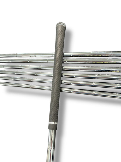 Mizuno Pro 221 Irons / 4-PW / DG115 S300 Stiff